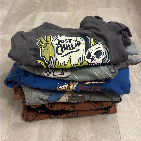 Bundle of 8 pijamas for boys size 7 - Picture 1 of 11